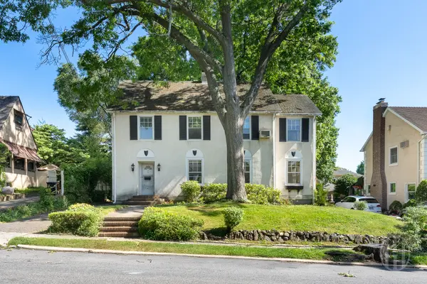 12 Carolina Rd, Queens, NY 11362-1028