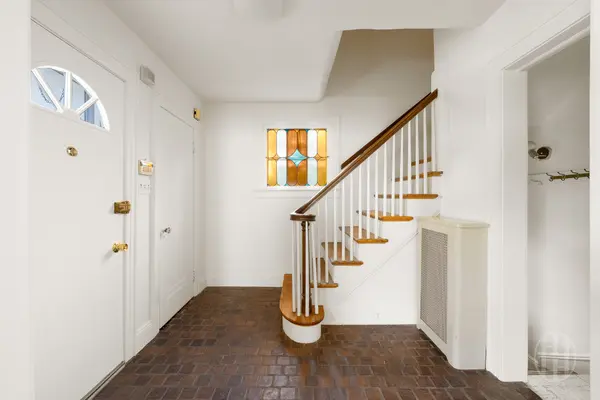 12 Carolina Rd, Queens, NY 11362-1028