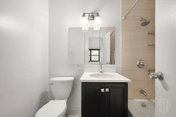 200 E 24th St #1008, New York, NY 10010-3916