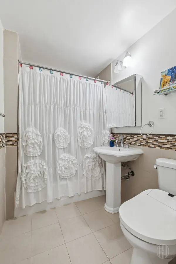 63-33 98th Pl #6Q, Rego Park, NY 11374