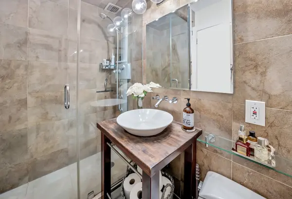 225 E 36th St #3K, New York, NY 10016