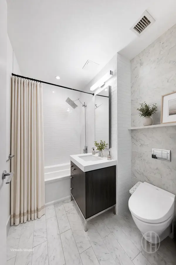 416 W 52nd St #525, New York, NY 10019