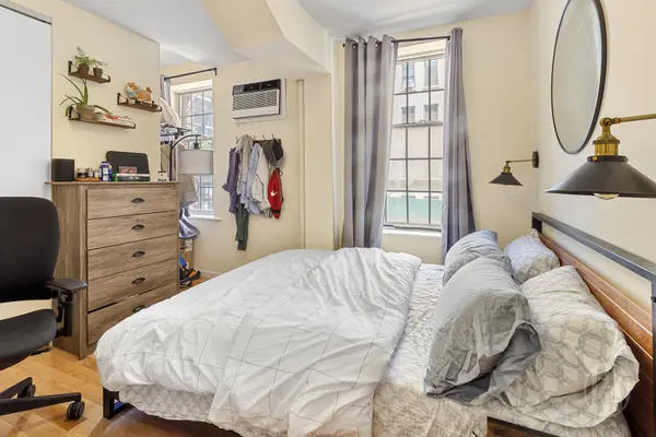 200 E 35th St, New York, NY 10016
