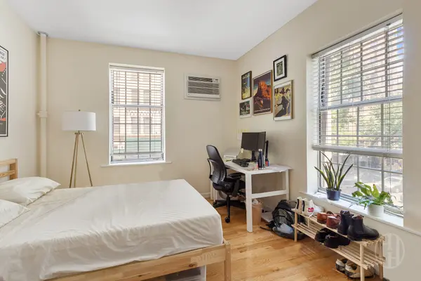 200 E 35th St, New York, NY 10016