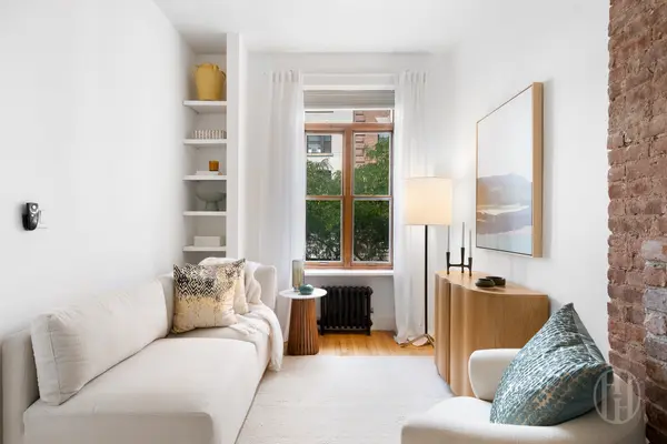 110 W 71st St #3A, New York, NY 10023