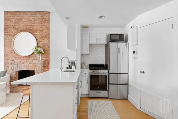 110 W 71st St #3A, New York, NY 10023