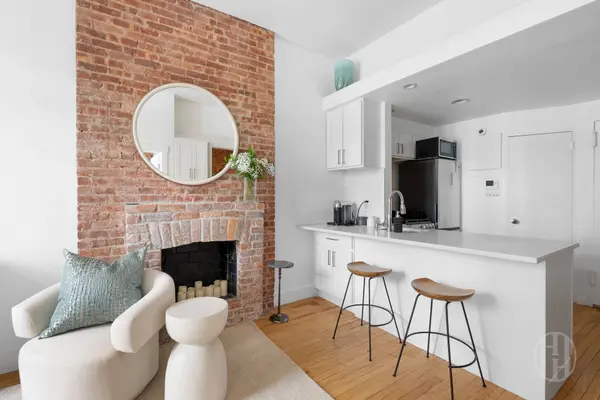 110 W 71st St #3A, New York, NY 10023