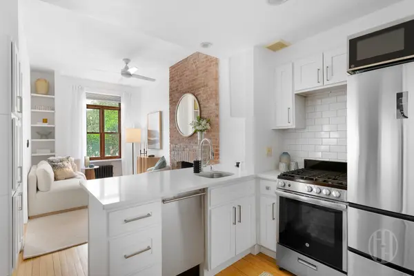 110 W 71st St #3A, New York, NY 10023