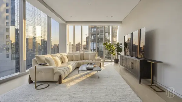 515 W 29th St #9, New York, NY 10001