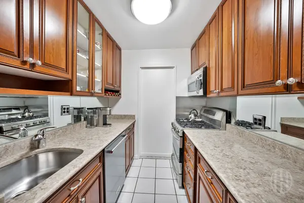 155 E 34th St #6R, New York, NY 10016
