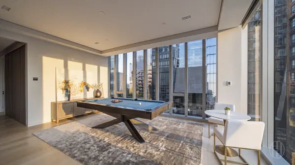 515 W 29th St #9, New York, NY 10001