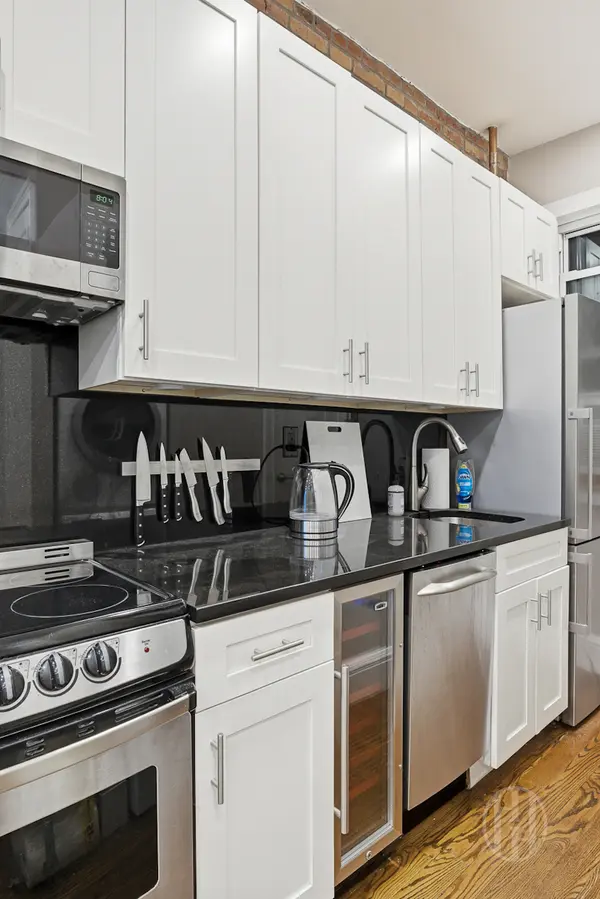 113 Christopher St #2D, New York, NY 10014-4224