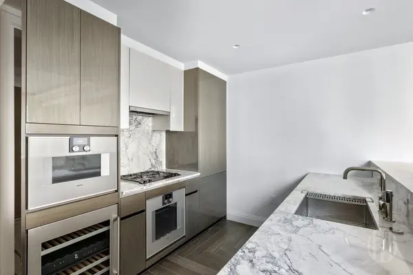303 Park Ave #2905, New York, NY 10022-7180
