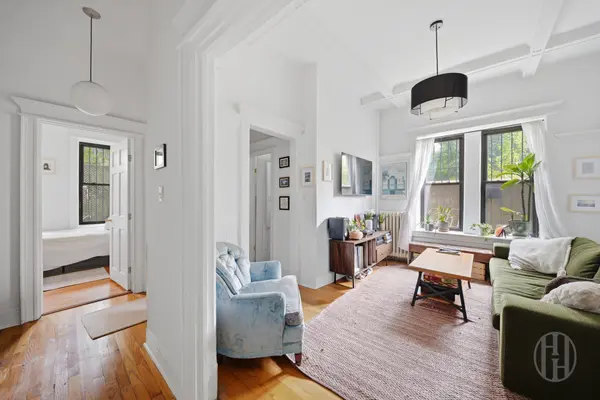 467 Pacific St #4, Brooklyn, NY 11217-1820
