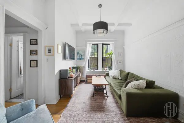 467 Pacific St #4, Brooklyn, NY 11217-1820