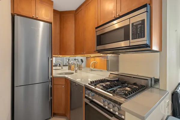 69 5th Ave #15H, New York, NY 10003-3005