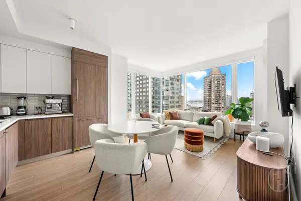 550 10th Ave #2709, New York, NY 10018