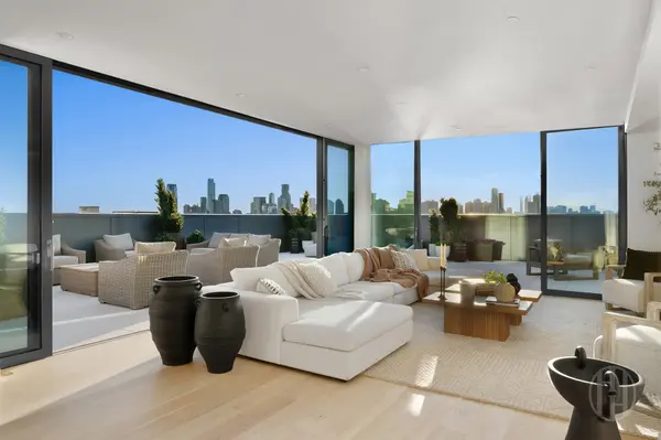 150 Barrow St #PENTHOUSE-1, New York, NY 10014-1015