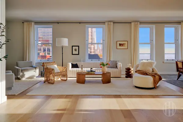 150 Barrow St #PENTHOUSE-1, New York, NY 10014-1015