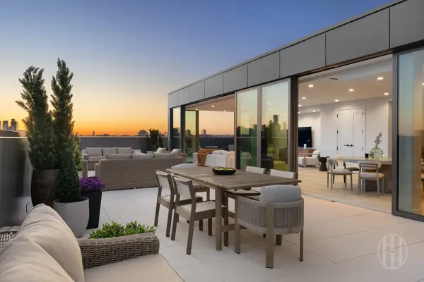 150 Barrow St #PENTHOUSE-1, New York, NY 10014-1015
