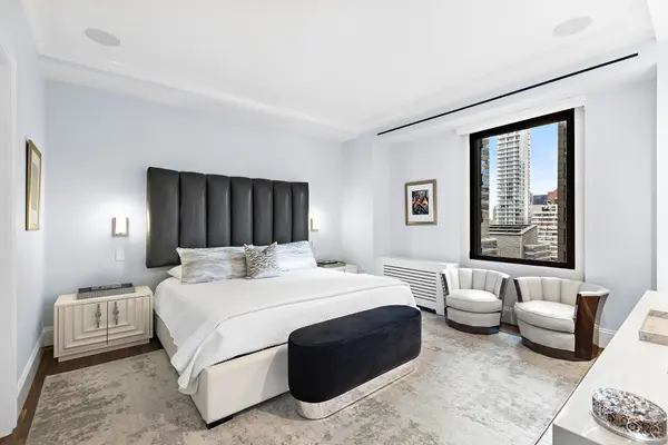 465 Park Ave #18E, New York, NY 10022