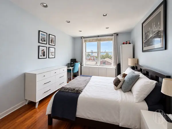 50-15 39th St #4d, Sunnyside, NY 11104