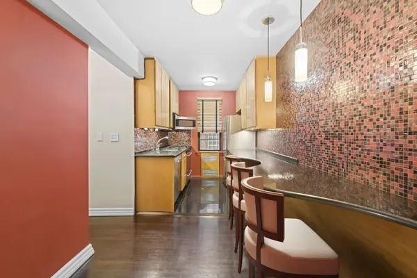 54 E 8th St #3J, New York, NY 10003