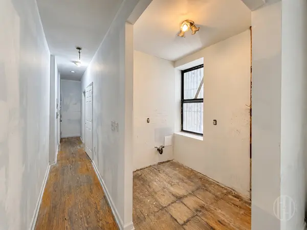 330 S 3rd St #1, Brooklyn, NY 11211