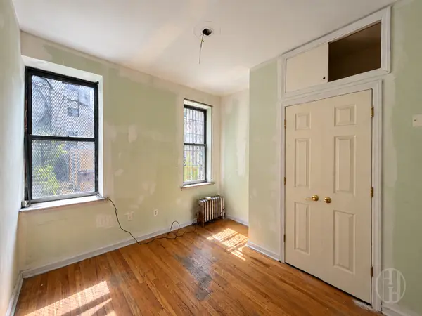 330 S 3rd St #1, Brooklyn, NY 11211