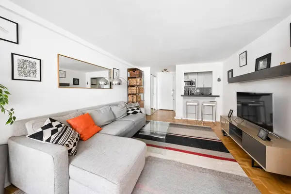 310 E 70th St #5G, Brooklyn, NY 11234