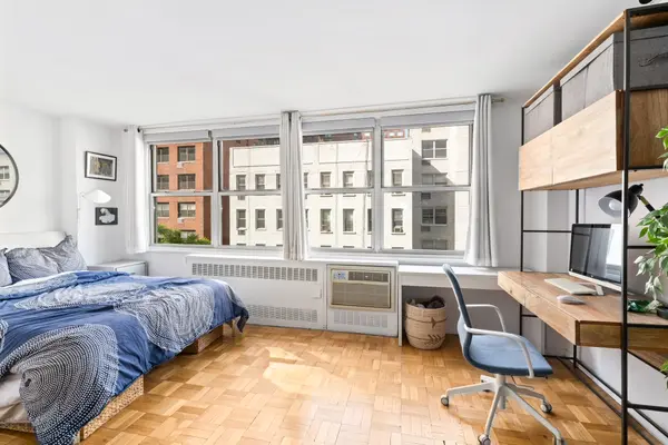 310 E 70th St #5G, Brooklyn, NY 11234