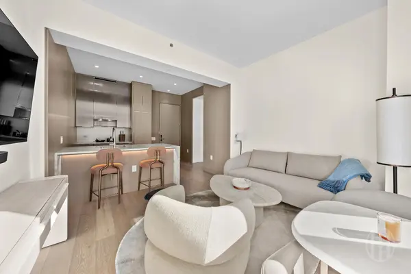 111 W 56th St #41D, New York, NY 10019