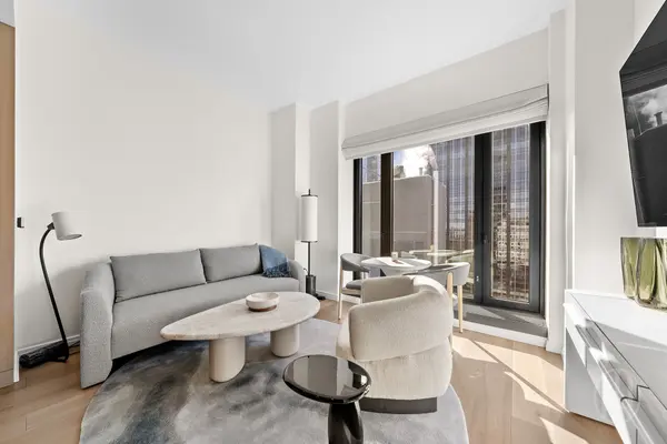 111 W 56th St #41D, New York, NY 10019