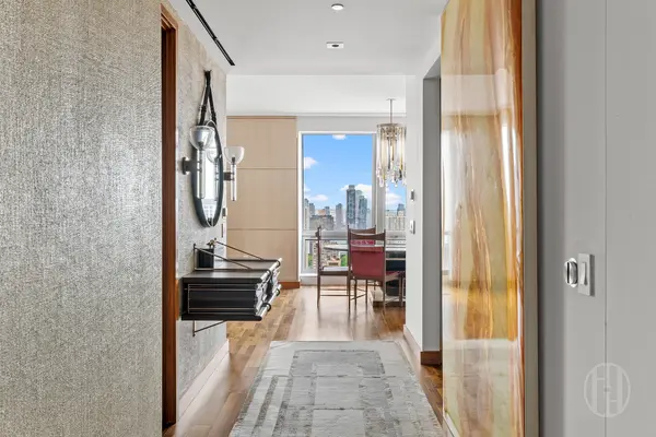 400 5th Ave #34A, New York, NY 10018