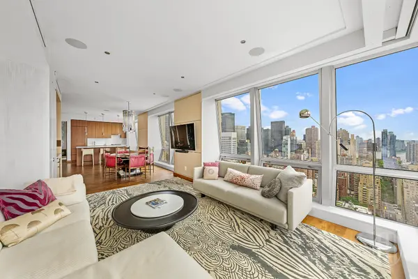 400 5th Ave #34A, New York, NY 10018