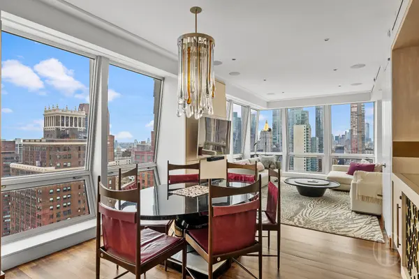 400 5th Ave #34A, New York, NY 10018