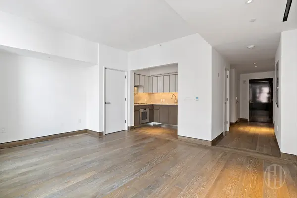 111 W 57th St #11C, New York, NY 10019