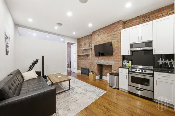 113 Christopher St #2A, New York, NY 10014-4224