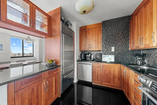 250 E 40th St #47C, New York, NY 10016