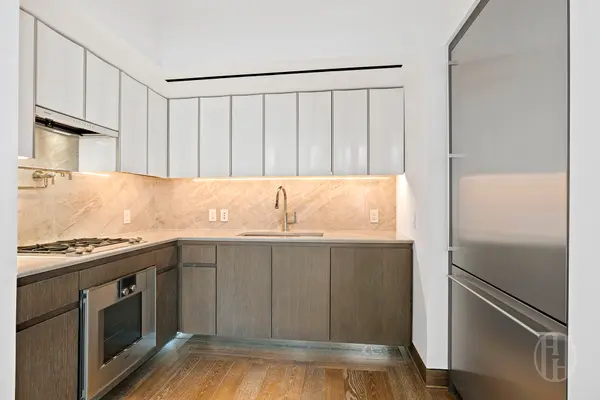111 W 57th St #11C, New York, NY 10019