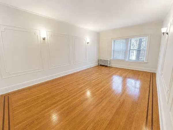 214-35 93rd Ave #2BB, Queens Village, NY 11428