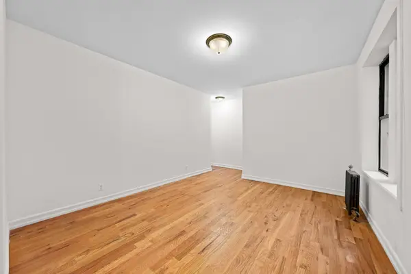49 E 17th St #1M, Brooklyn, NY 11226