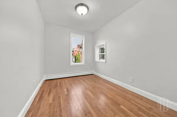 250 16th St #1A, Brooklyn, NY 11215