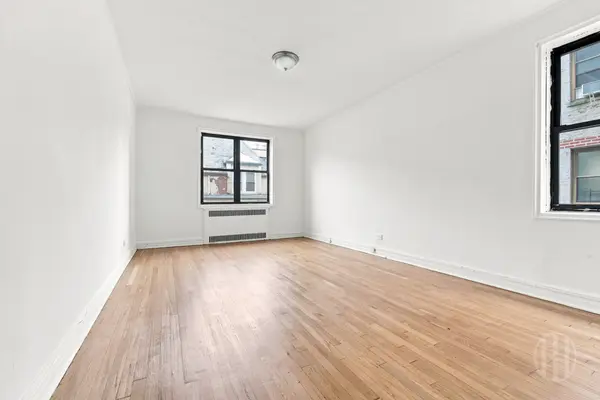 913 Park Pl #3B, Brooklyn, NY 11213