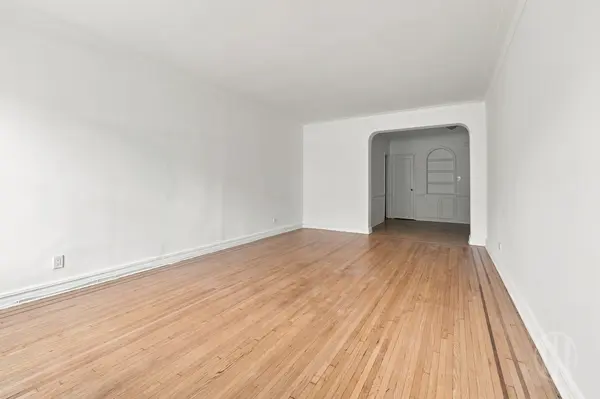 913 Park Pl #3B, Brooklyn, NY 11213