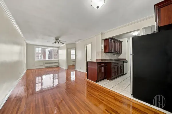 88-25 153rd St #5M, Jamaica, NY 11432