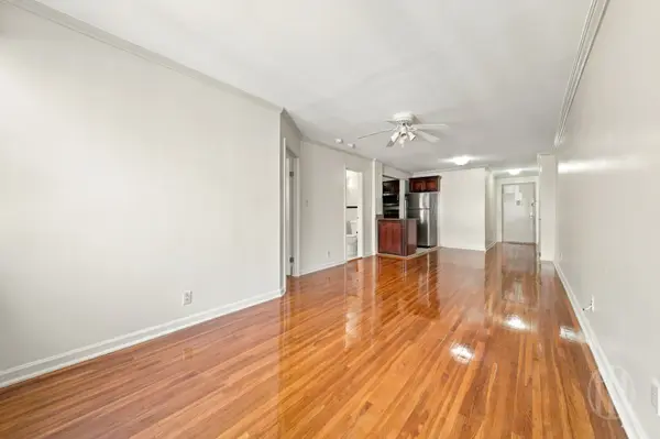 88-25 153rd St #5M, Jamaica, NY 11432