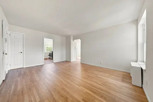 171-06 28th Ave #B, Flushing, NY 11358