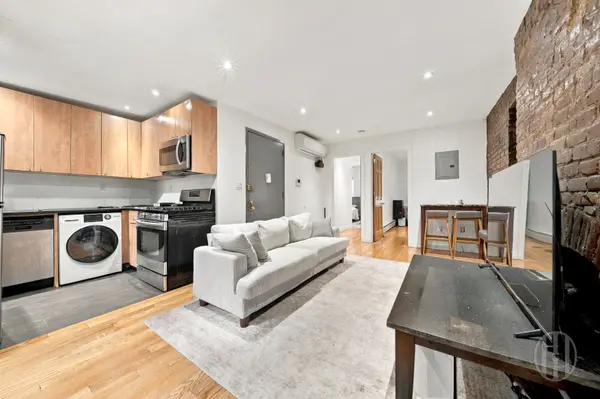 596 3rd Ave #3, New York, NY 10016