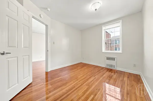 88-25 153rd St #5M, Jamaica, NY 11432